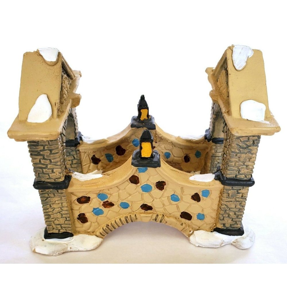 STONE FOOTBRIDGE Christmas Village building accessory Nantucket Home 4.5L bridge